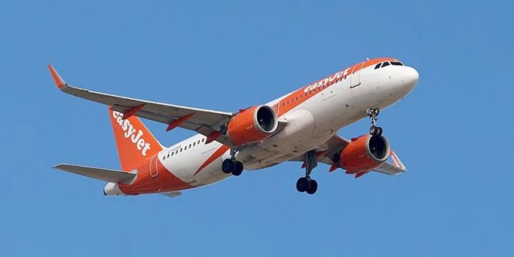 Mijëra avionë ulen në tokë/ Rrezatimi diellor ndikon në sistemet e fluturimit..