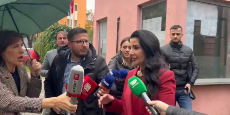 GJKKO lë në fuqi vendimin pezullim nga detyra për Ballukun, dy vartësit e saj mbeten në “arrest shtëpie”