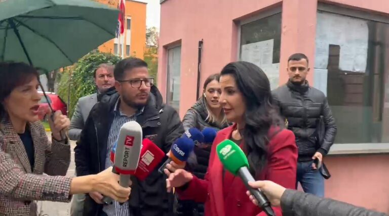 GJKKO lë në fuqi vendimin pezullim nga detyra për Ballukun, dy vartësit e saj mbeten në “arrest shtëpie”