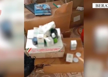 Mashtronte në rrjete sociale me kremra “shëruese”, procedohet 30-vjeçarja nga Berati