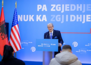 “Moti dhe korrupsioni po shkatërrojnë Shqipërinë”, Berisha denoncon dëmet pas reshjeve të shiut