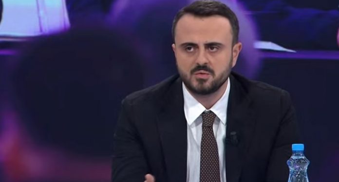“Tur kombëtar në gjithë vendin! Jo më bojkot!” Besart Xhaferri: Kandidati për kreun e ri të PD, të ketë muskuj politik