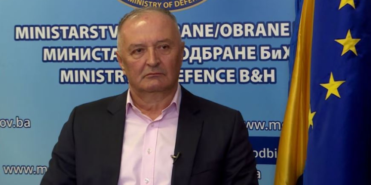 Bosnja nuk lejon uljen në Banjallukë të avionit ku udhëtonte ministri i Jashtëm i Hungarisë. Ja cili është shkaku..
