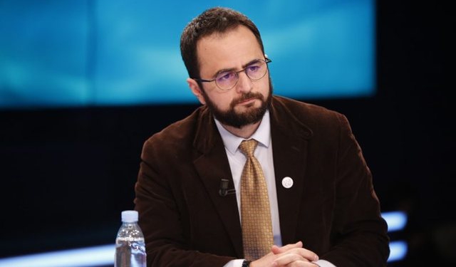 Firmoset dorëheqja e Endrit Shabanit nga Këshilli Bashkiak, shkak kandidatura për postin e Avokatit të Popullit