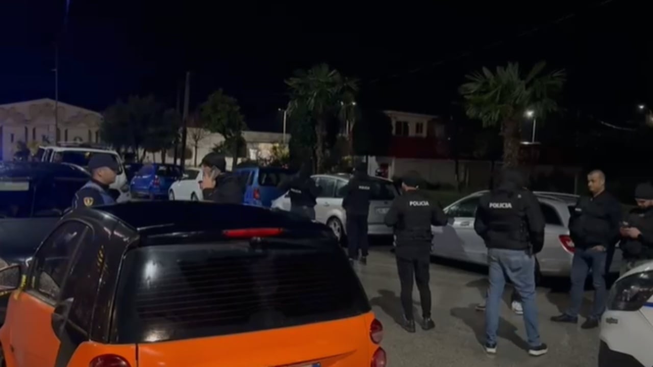 Të shtënat me armë zjarri në lokalin në Fier/ Në pranga 2 persona, në kërkim autori që qëlloi