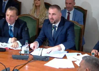 “Qelitë e VIP-ave në Durrës, si hotel”, kreu i Burgjeve përplaset me opozitën: Ushqimi nga jashtë prej frikës së hakmarrjeve