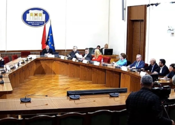 Konstituimi i Komisionit të Reformës Territoriale, PD pas mungesës në seancën e parë: Ishim në Komisionin e Ekonomisë