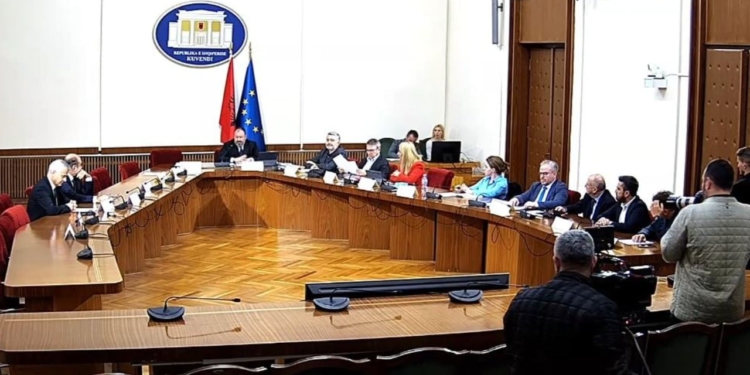 Konstituimi i Komisionit të Reformës Territoriale, PD pas mungesës në seancën e parë: Ishim në Komisionin e Ekonomisë