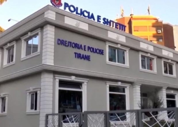 Sekuestrohen dy automjete me vlerë 105 mijë euro në Tiranë, shpallen në kërkim dy persona
