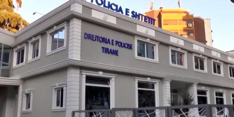 Sekuestrohen dy automjete me vlerë 105 mijë euro në Tiranë, shpallen në kërkim dy persona