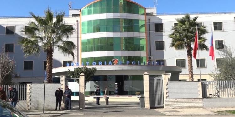 Përplasi me makinë për vdekje 2-vjeçaren, pranga të riut në Durrës