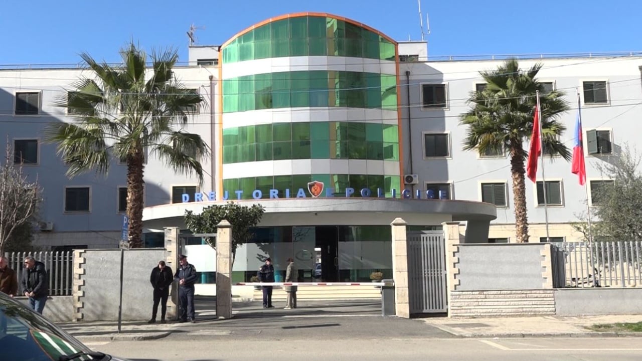 Përplasi me makinë për vdekje 2-vjeçaren, pranga të riut në Durrës