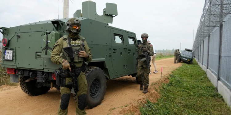 A po i rikthehet Polonia një militarizmi sovjetik?
