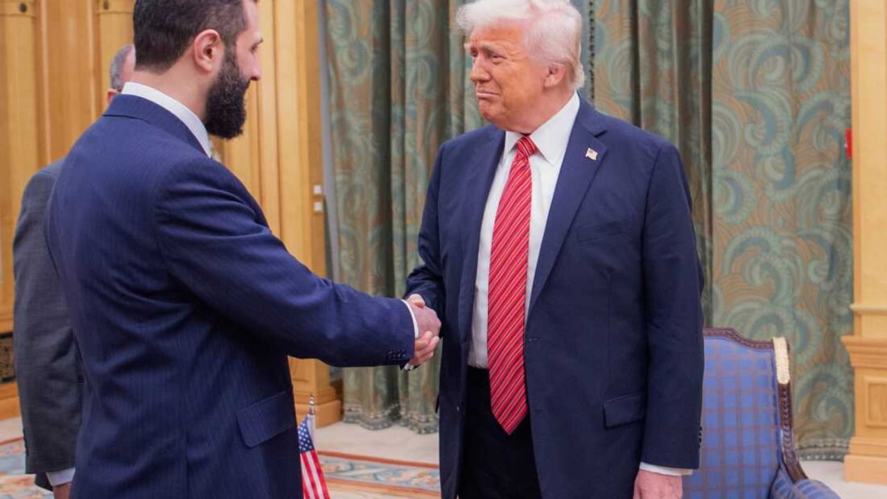 Takimi historik/ Udhëhoqi rebelët për të rrëzuar regjimin e Assad, presidenti sirian pritet nga Trump në Shtëpinë e Bardhë