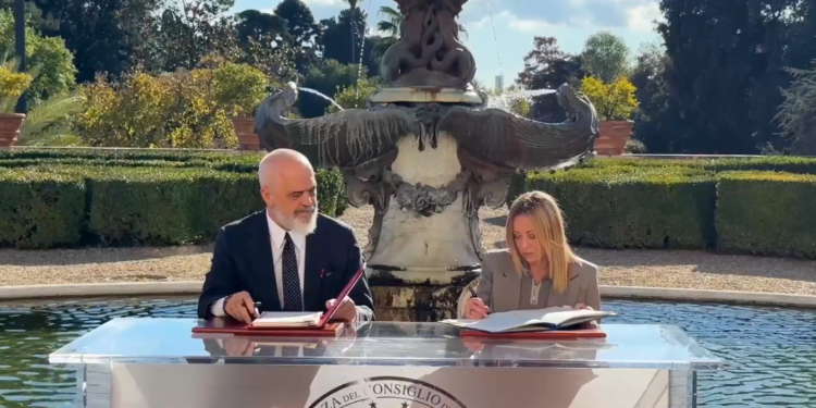 Takimi i parë i dy kabineteve Shqipëri-Itali/ Rama-Meloni nënshkruajnë 16 marrëveshje