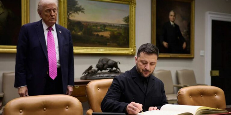 Reuters: Ukraina pritet të heqë dorë nga disa pjesë të territorit dhe disa armë sipas planit të paqes të SHBA-së