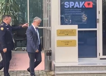 Ish-drejtori i Policisë së Shtetit, Muhamet Rrumbullaku paraqitet në SPAK