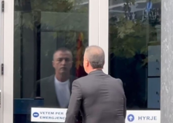 Deputeti socialist, Tërmet Peçi, paraqitet në SPAK