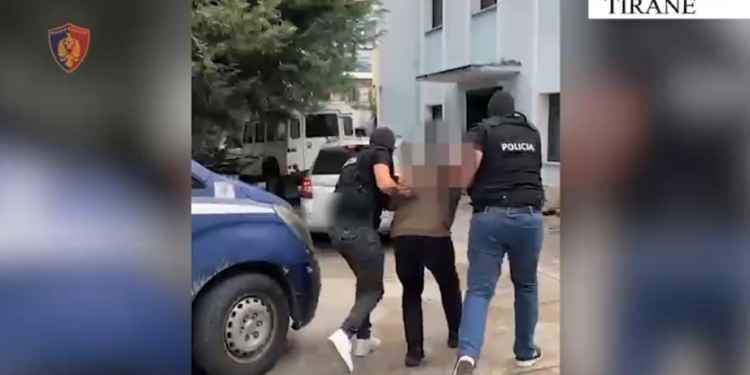 EMRI/ Po transportonte 23.6 kg kanabis drejt Kosovës, arrestohet 43-vjeçari