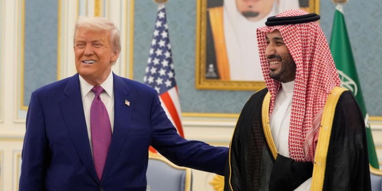 Presidenti Trump pranon t’i shesë Arabisë Saudite avionët më modernë në botë