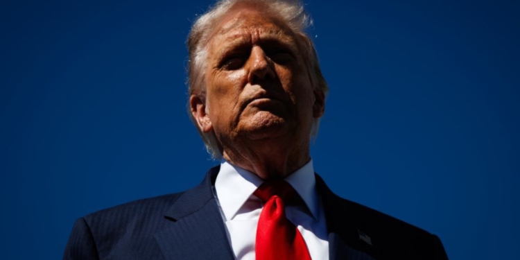 Trump kërcënon BBC, stuhi dorëheqjesh në media. Drejtuesit kërkojnë falje