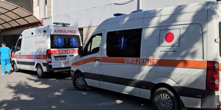 Ndërron jetë 48-vjeçarja në Korçë, djali akuzon mjekët: Nuk treguan kujdesin e duhur, e nxorën nga spitali