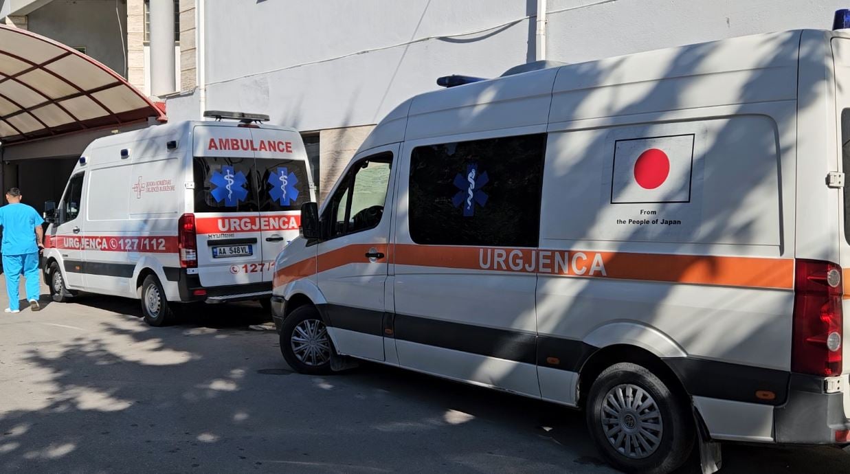 Ndërron jetë 48-vjeçarja në Korçë, djali akuzon mjekët: Nuk treguan kujdesin e duhur, e nxorën nga spitali