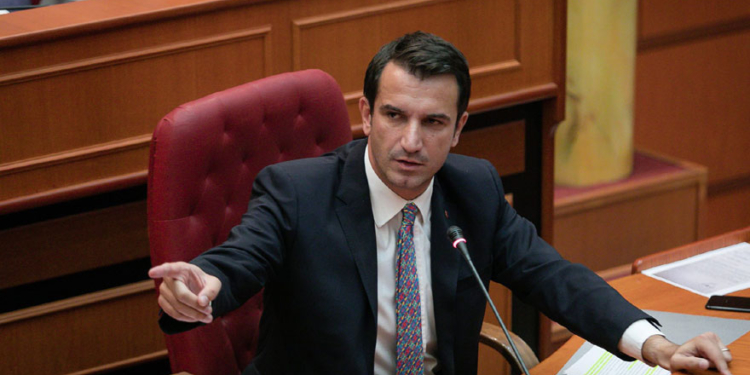 “Veliaj do të kthehet në zyrë”, këshilltari socialis i Tiranës: Do t’ia shpjegojmë pse e “tradhtuam”