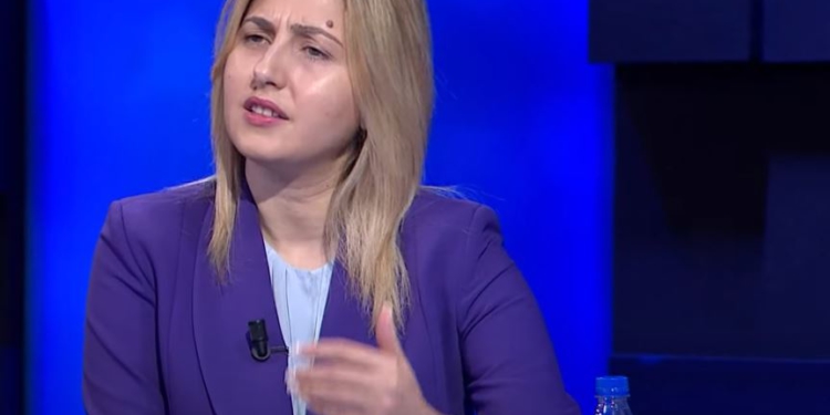 Si do të protestojë PD? Zhupa zbulon detaje: Në formën më tradicionale të dhënies së mikrofonit