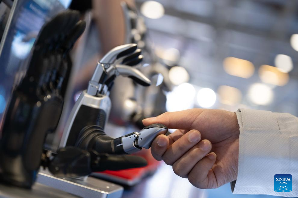 Zhvillohet në Makao ekspozita mbi makinat dhe elektronikën e inteligjencës artificiale