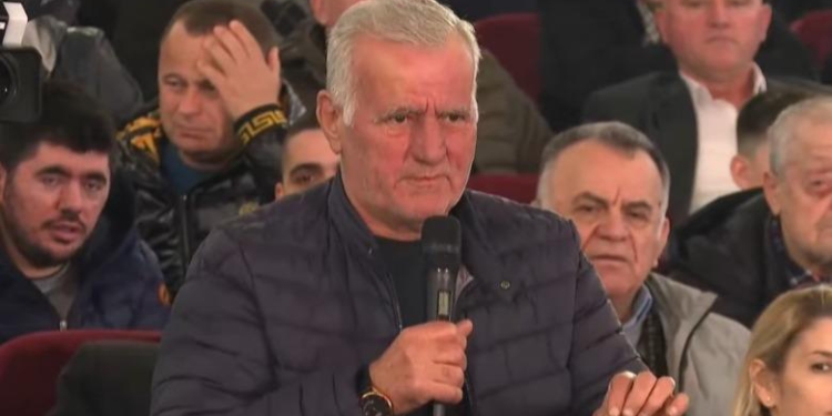 “Hiqni koalicionet, na vjedhin votat!”/ Demokrati kritikon Berishën në Kurbin: Pse duhet të votojmë partitë e vogla?
