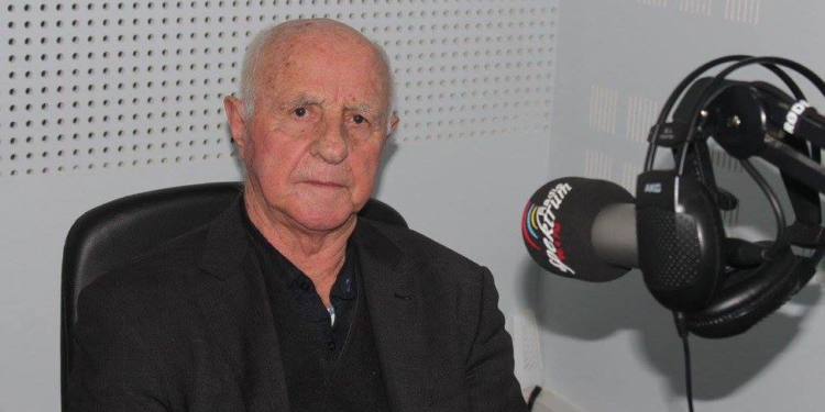 Lamtumirë Ismet Bellova! Ndahet nga jeta ikona e gazetarisë sportive shqiptare