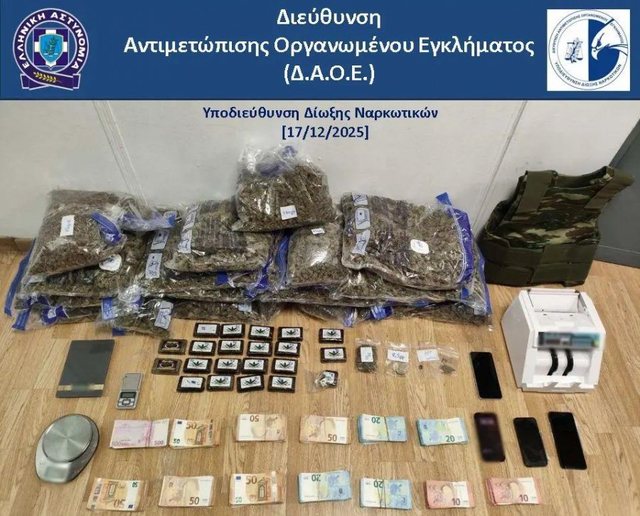 EMRI+FOTO/ Goditet banda e drogës në Greqi, mes tyre edhe një këngëtar nga Tepelena