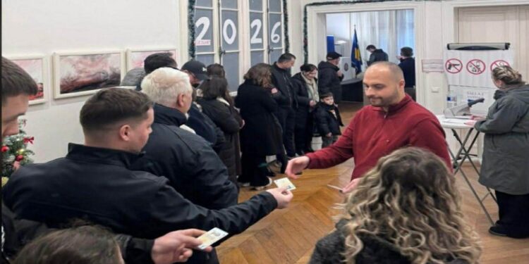 Zgjedhjet e parakohshme në Kosovë, mbyllen kutitë në 25 përfaqësi diplomatike, pjesëmarrje rekord prej 81.29%