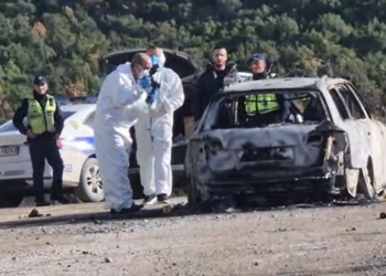 Katër plumba i morën jetën Mëhallës, gjendet një pistoletë në mjetin e djegur të autorëve
