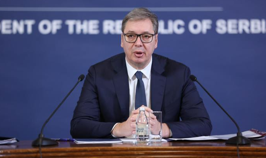 “Rafineria e NIS mbyllet sot”, Vuçiç i drejtohet kombit: Serbia vuan, rusët dhe amerikanët shohin interesat e tyre