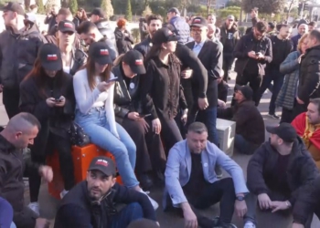 Lapaj mesazh Ramës: Për çdo nismë kundër meje, je në konflikt me familjen time