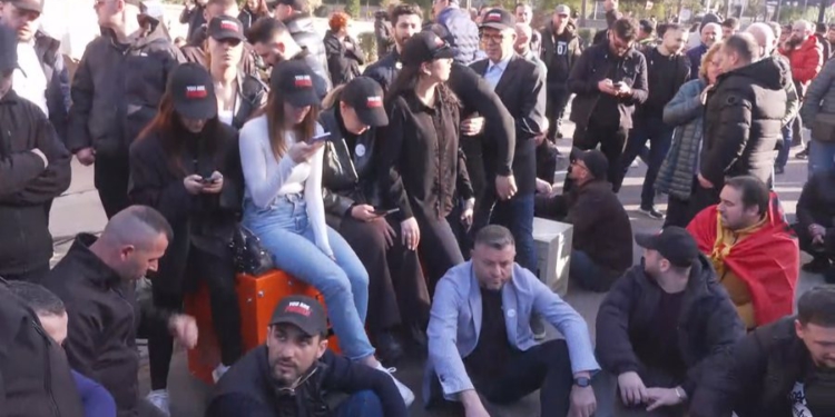 Lapaj mesazh Ramës: Për çdo nismë kundër meje, je në konflikt me familjen time