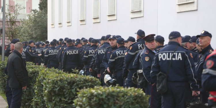 Protesta e Berishës, Policia e përgatitur për çdo skenar, rreth 1300 efektivë në terren