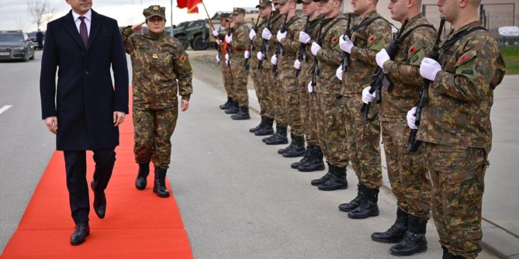 “Shembull profesionalizmi në misionin e NATO-s”, Vengu viziton Forcat e Armatosura shqiptare në Bullgari