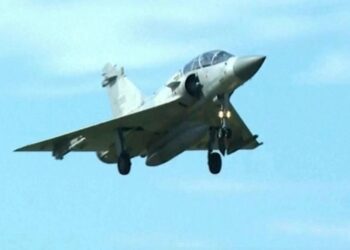 Pekini qëllon raketa gjatë stërvitjes rreth Tajvanit, 130 avionë pranë ishullit