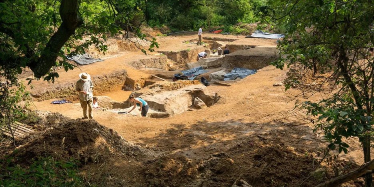 Zbulimi historik, arkeologët: Njerëzit e ndezën zjarrin 350.000 vjet më herët nga sa mendohej