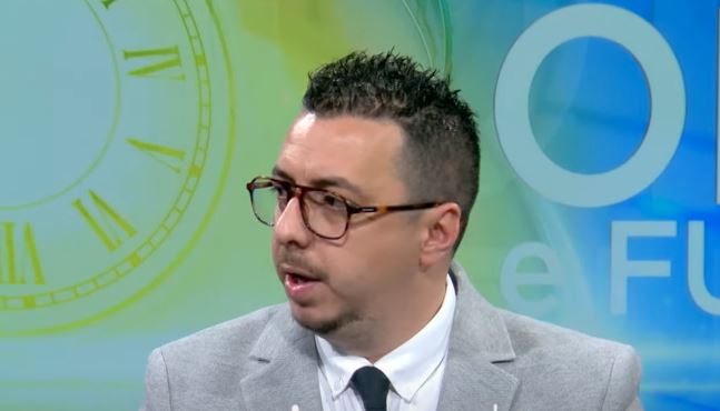“Nga sot, Berisha në politikë sa Enveri”, Rada: Salianji kërkon ‘kokën’ e Bardhit! Firmat e PD, si ajo kënga…