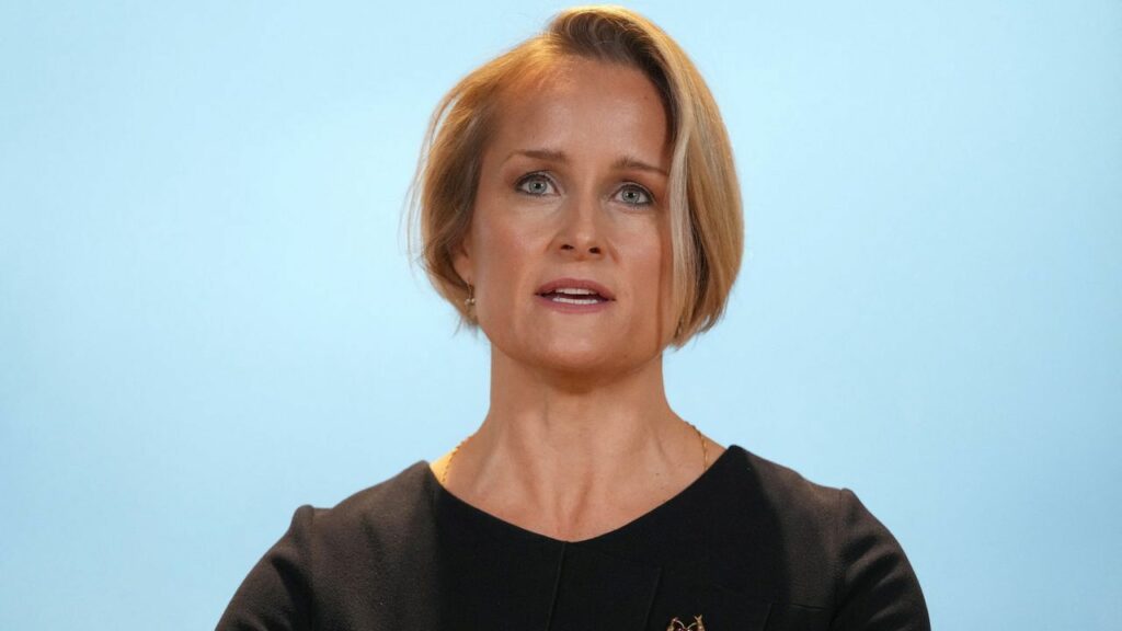 Shefja e MI6-ës mban fjalimin e parë publik: Po veprojmë mes paqes dhe luftës…