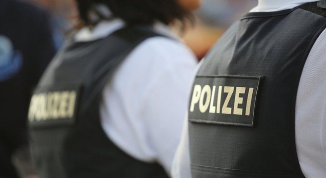 Tentuan t’i iknin policisë, aksidentohen rëndë dy shqiptarët në Gjermani (EMRAT)
