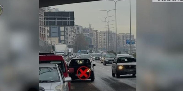 Policia Rrugore shton kontrollet, 136 gjoba për parakalime të rrezikshme brenda 48 orësh