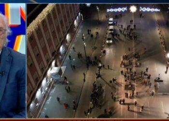 Militantët braktisin Berishën në “Foltoren” e sotme para Kryeministrisë, Çupi: Ja pse Saliu po kërkon rrëmujë