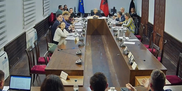 Miratohet tek “Ekonomia”, buxheti 2026 “rrëshqet” pa pengesa drejt Kuvendit