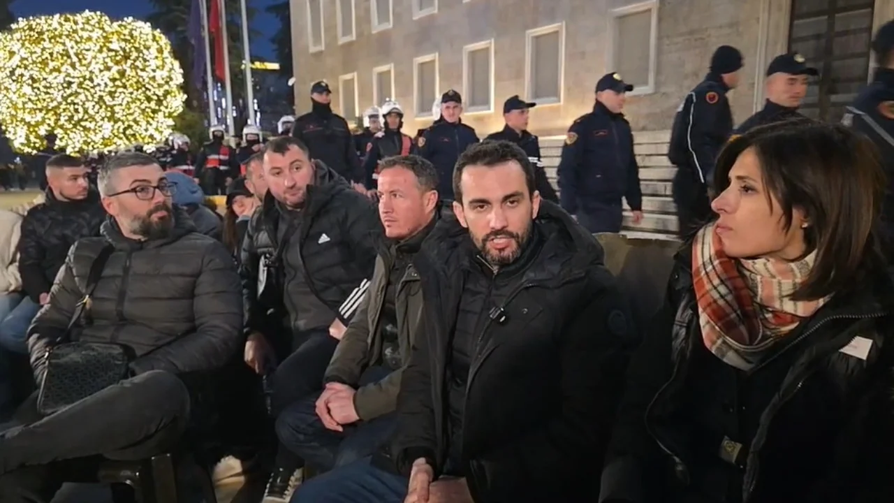 “More 64 mijë vota dhe nuk mbledh dot 64 vetë!”, Lapaj: O do të bjerë Edi, o do të më lërë shëndeti mua!