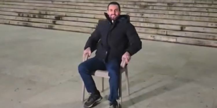 Protesta para Kryeministrisë, procedohet nga policia Adriatik Lapaj: Zaptoi hapësirën publike